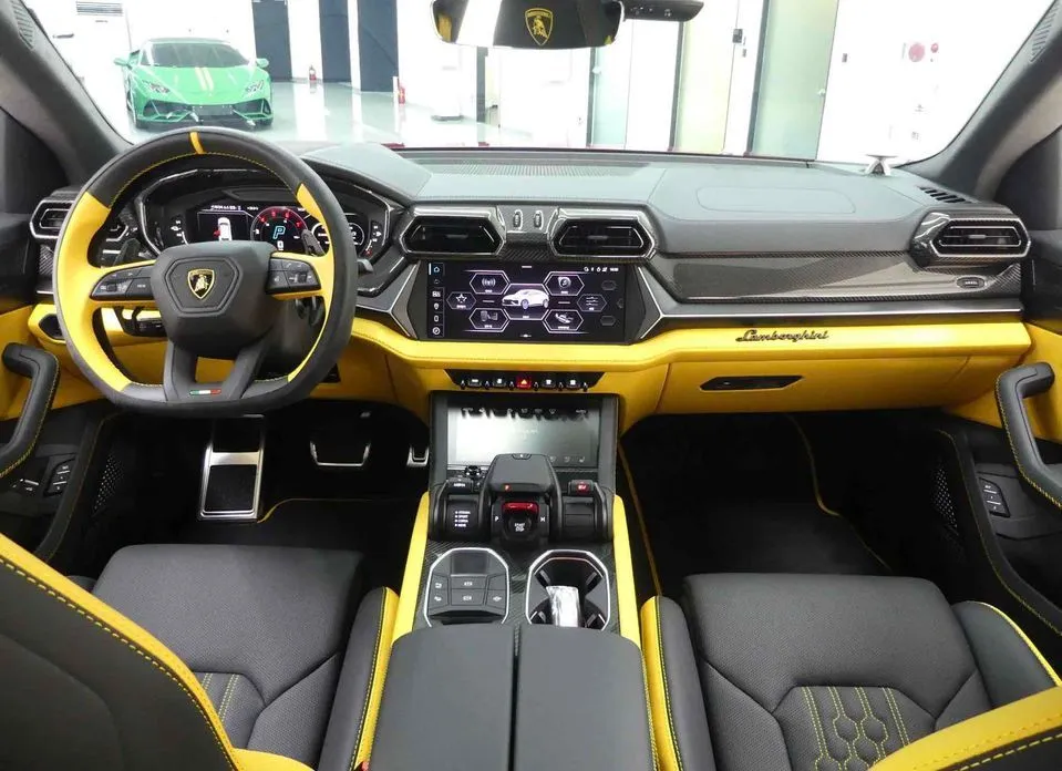 Lamborghini Urus — фото 10