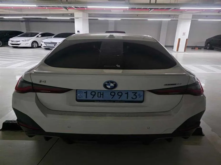 BMW i4 — фото 3