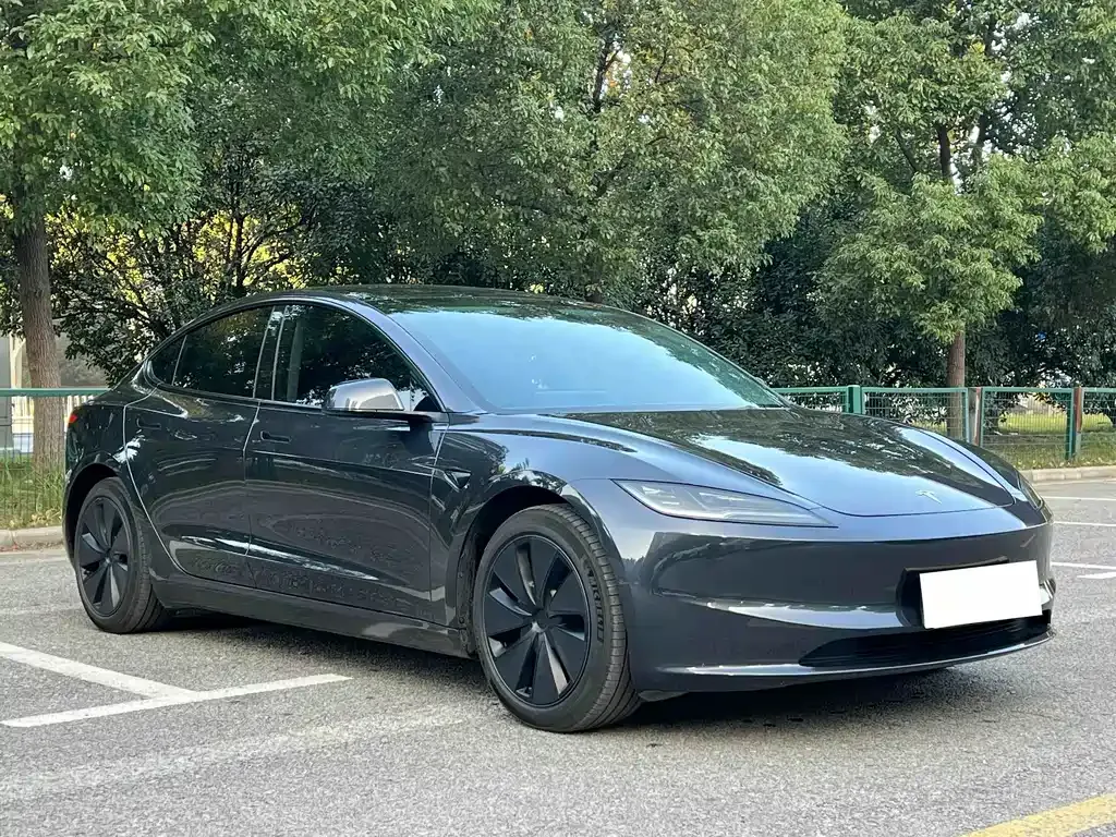 Tesla Model 3 — фото 6