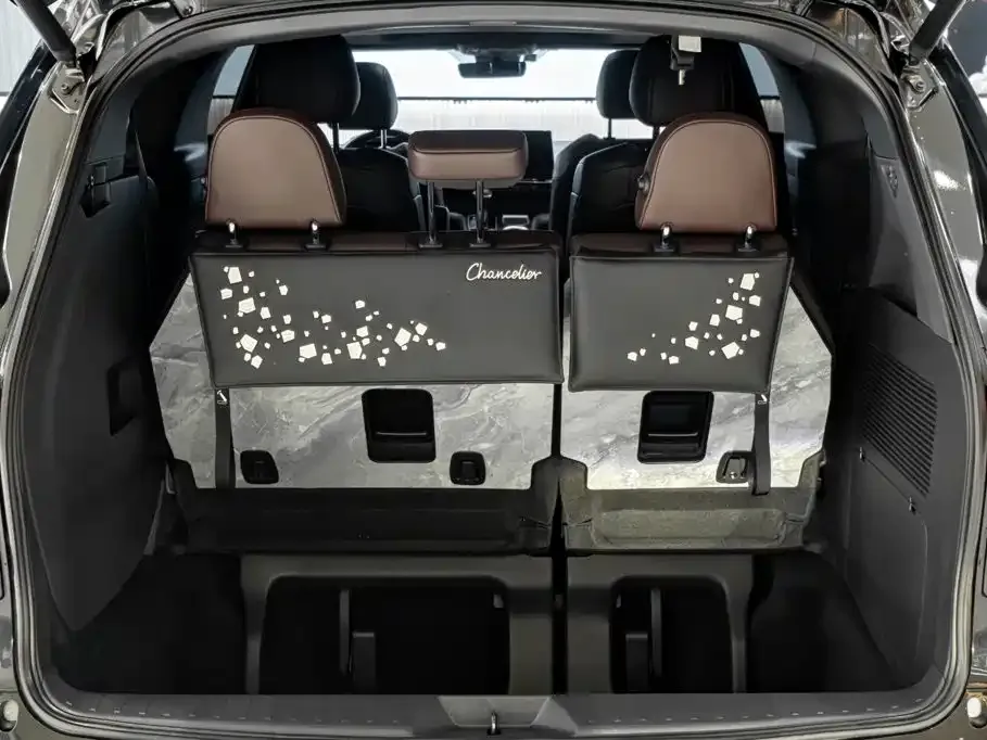 Toyota Granvia — фото 4