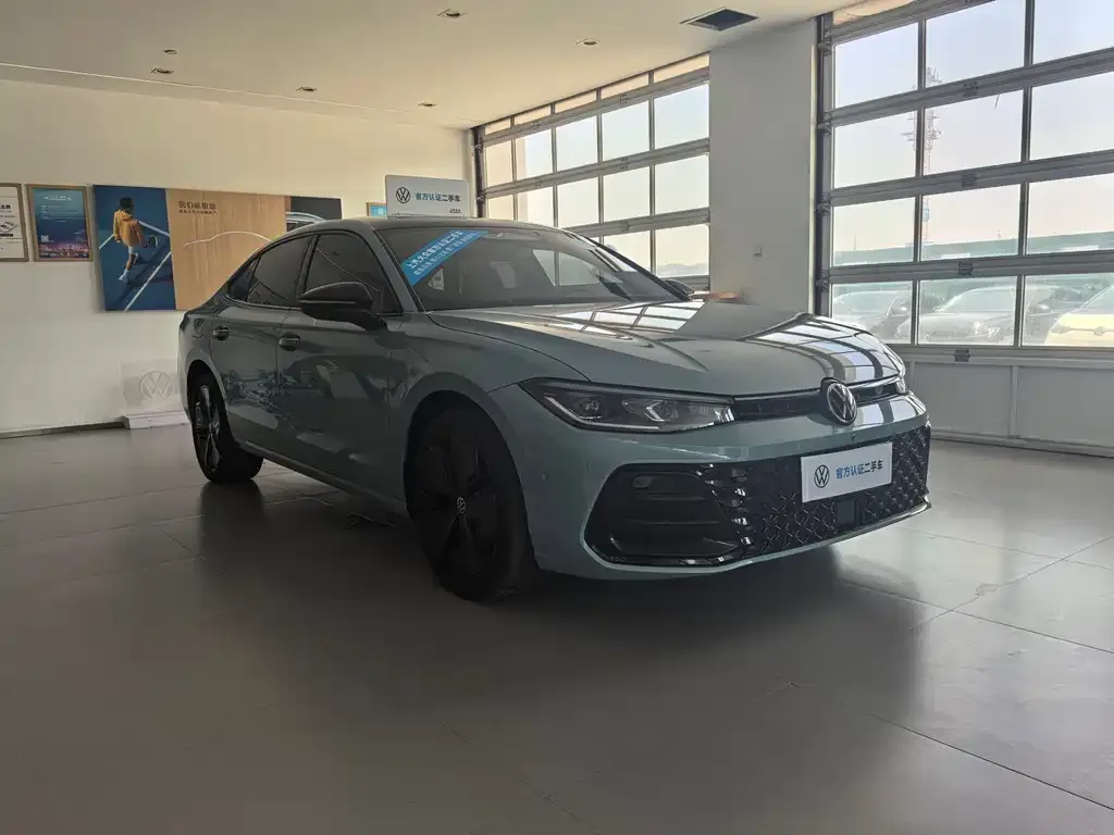 Volkswagen Passat — фото 1
