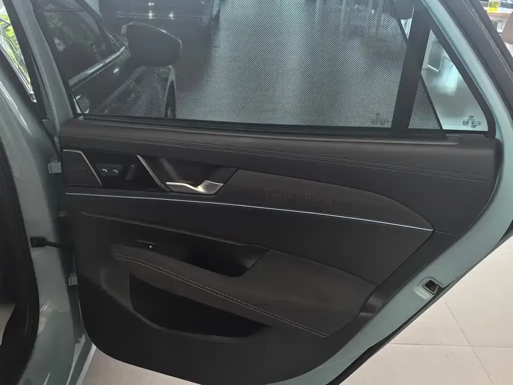 Volkswagen Passat — фото 10