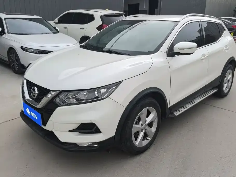 Nissan Qashqai — фото 1