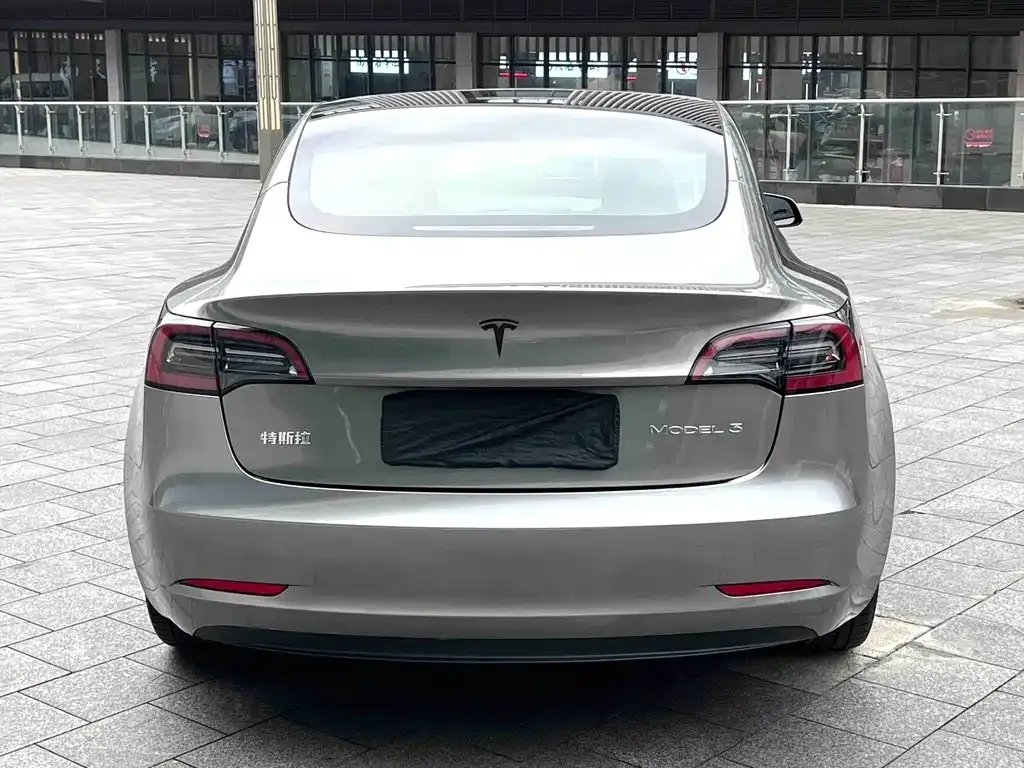 Tesla Model 3 — фото 7