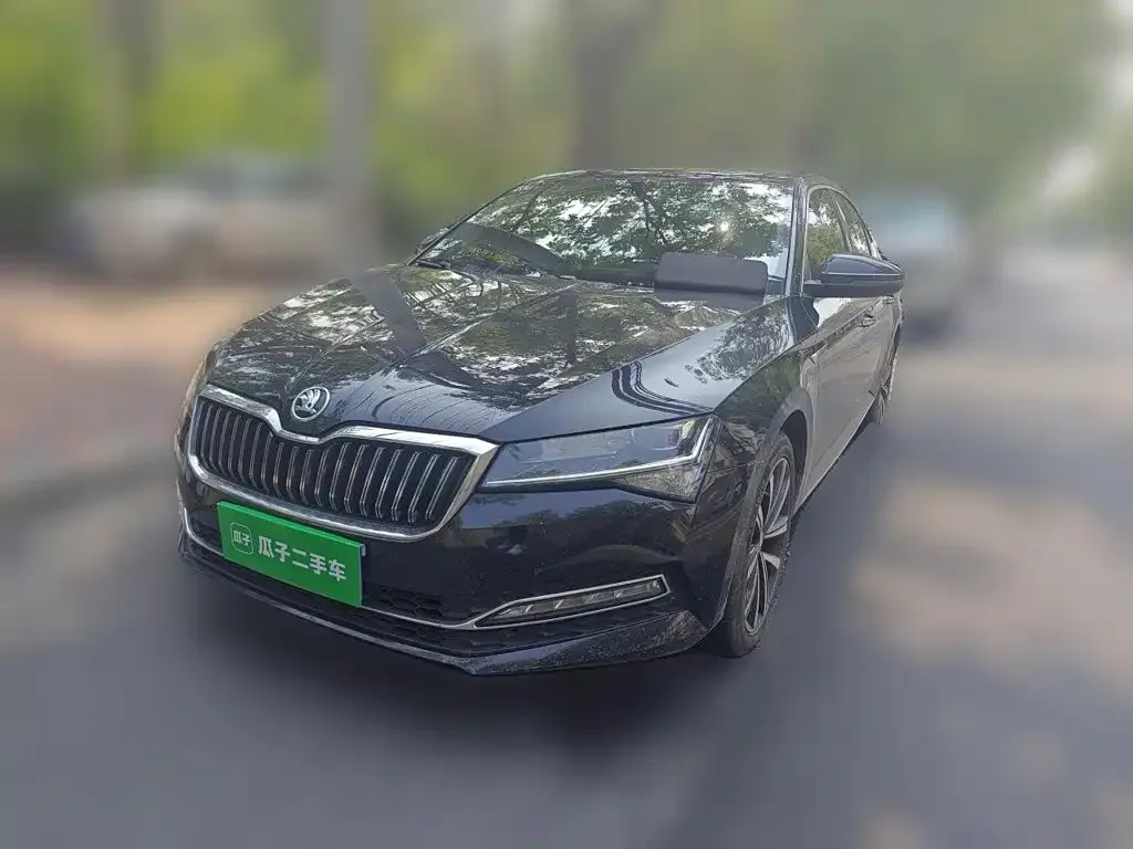 Skoda Superb — фото 1