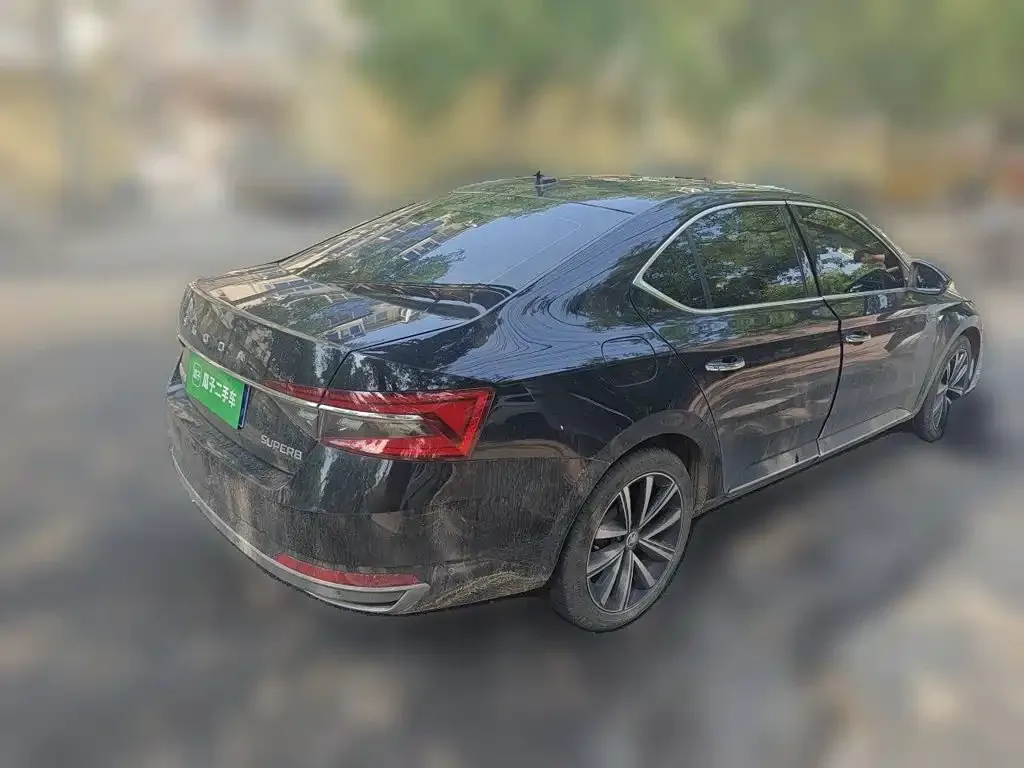 Skoda Superb — фото 5
