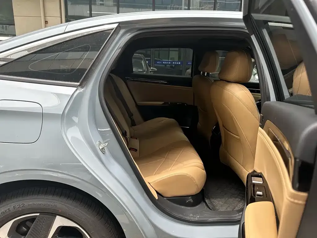 Geely Galaxy L6 — фото 6