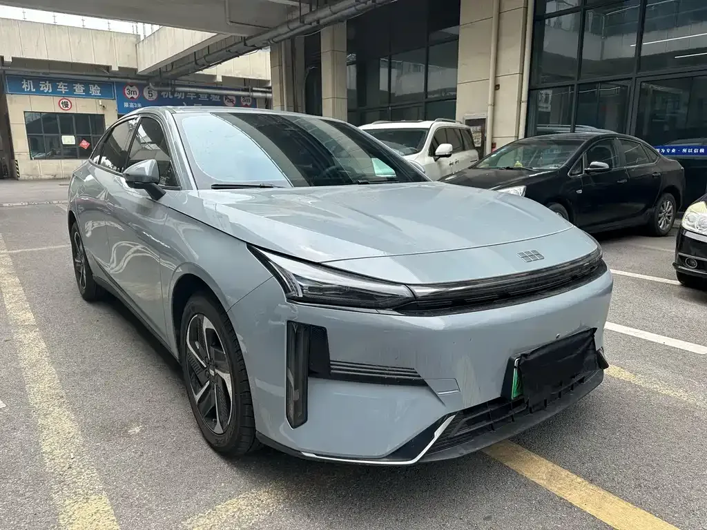 Geely Galaxy L6 — фото 10