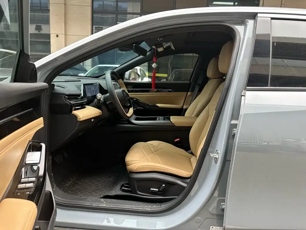 Geely Galaxy L6 — фото 2