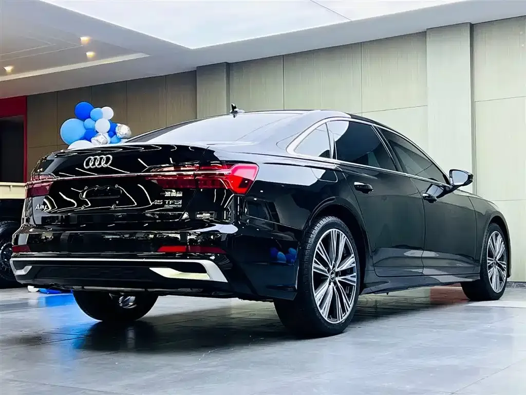 Audi A6L — фото 2