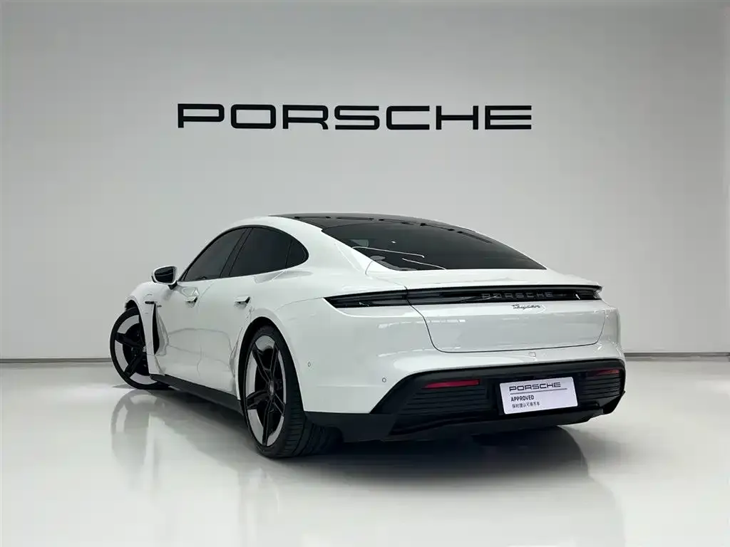 Porsche Taycan — фото 6