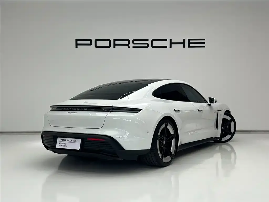 Porsche Taycan — фото 7