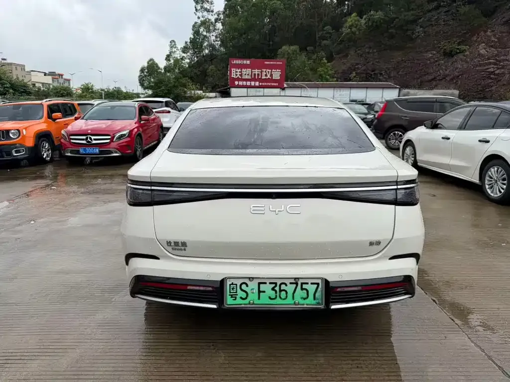 BYD Seal — фото 10
