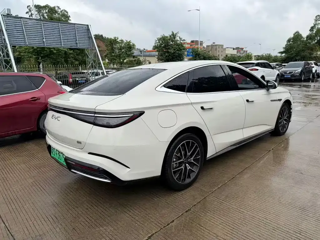 BYD Seal — фото 6