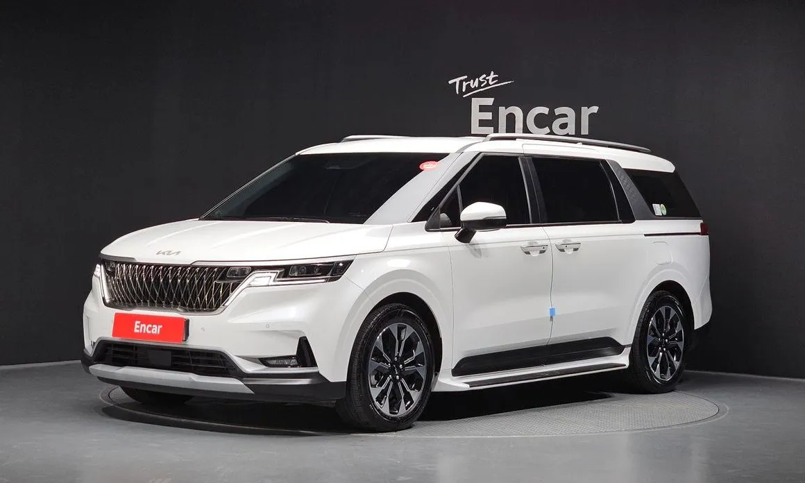 Kia Carnival — фото 1