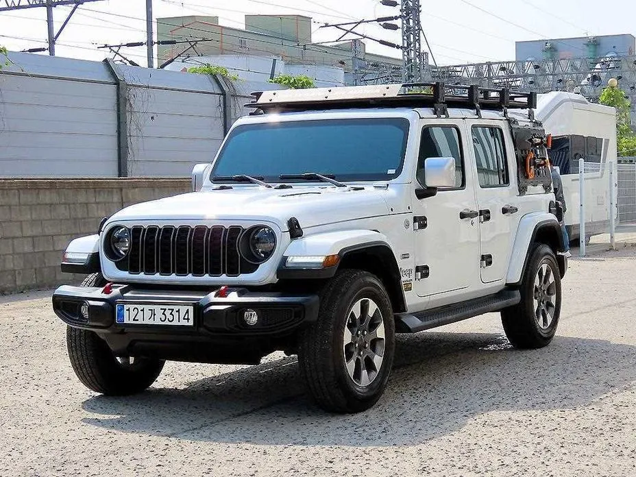 Jeep Wrangler — фото 1