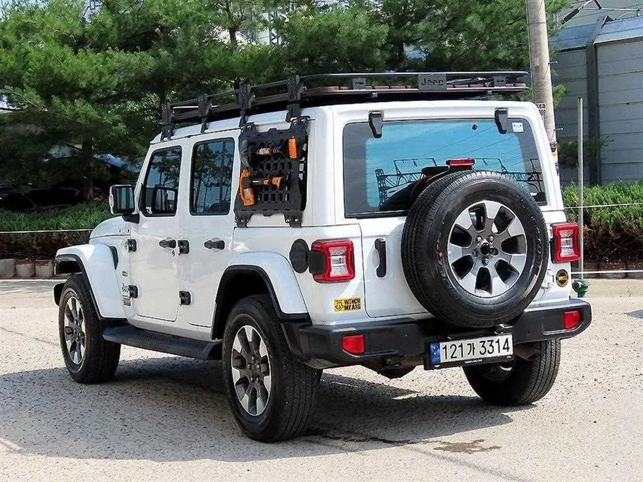 Jeep Wrangler — фото 7