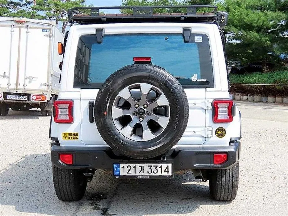 Jeep Wrangler — фото 6