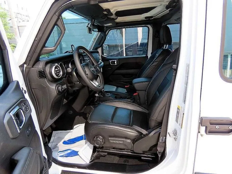 Jeep Wrangler — фото 2