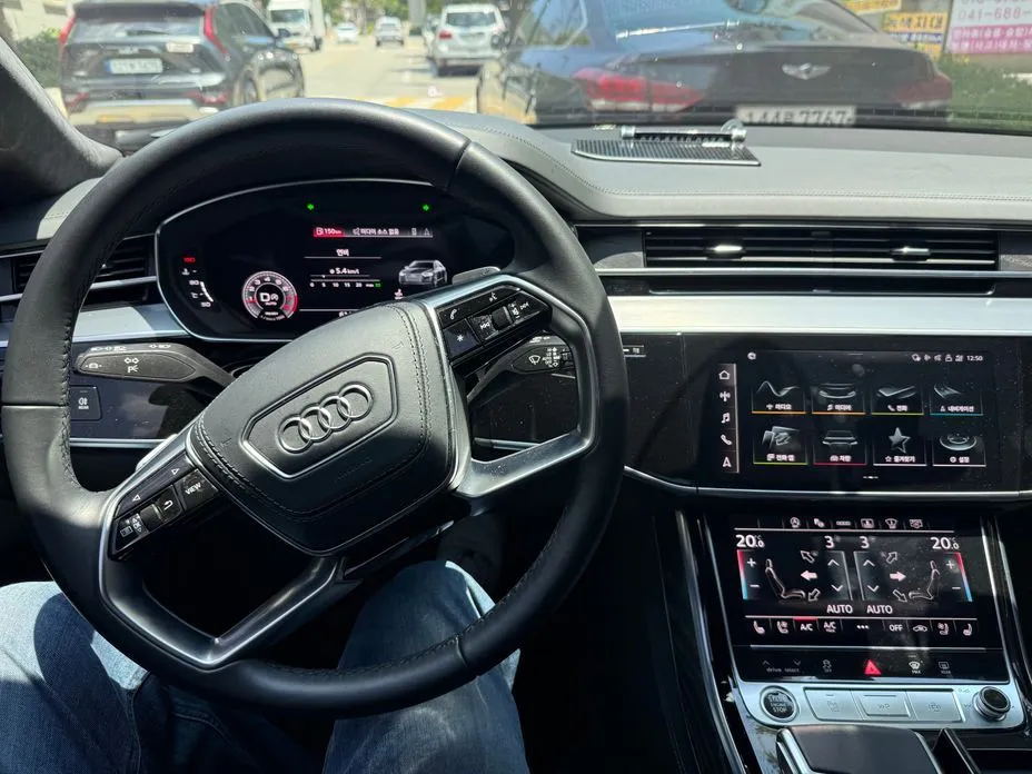 Audi A8 — фото 5