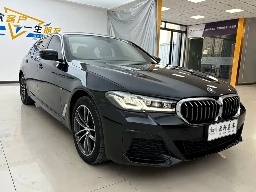 BMW 5 Series — фото 1
