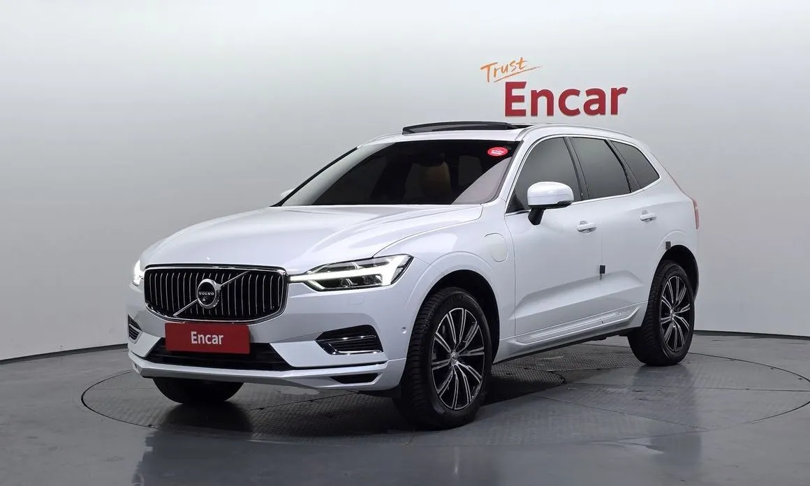 Volvo XC60 — фото 1