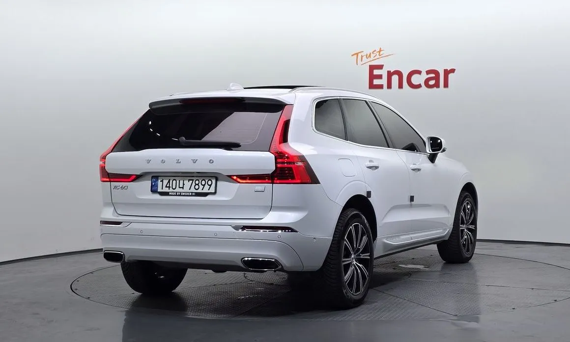 Volvo XC60 — фото 6