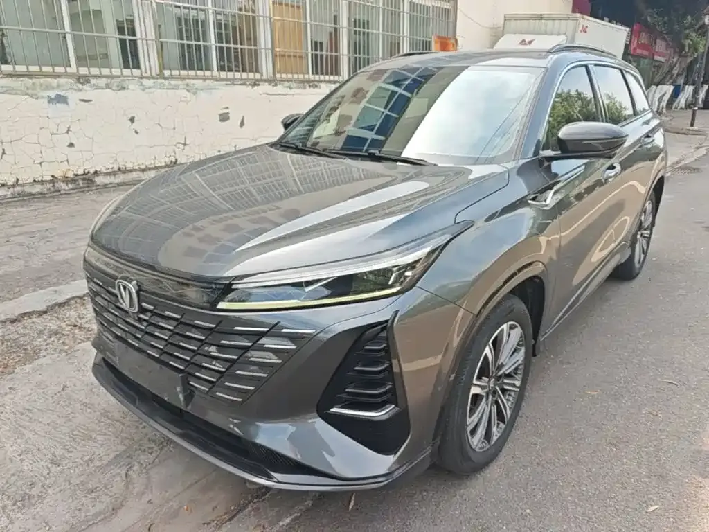 Changan CS75 PLUS — фото 1
