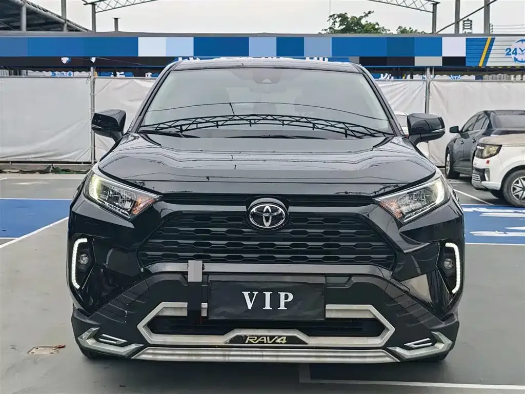 Toyota RAV4 — фото 2