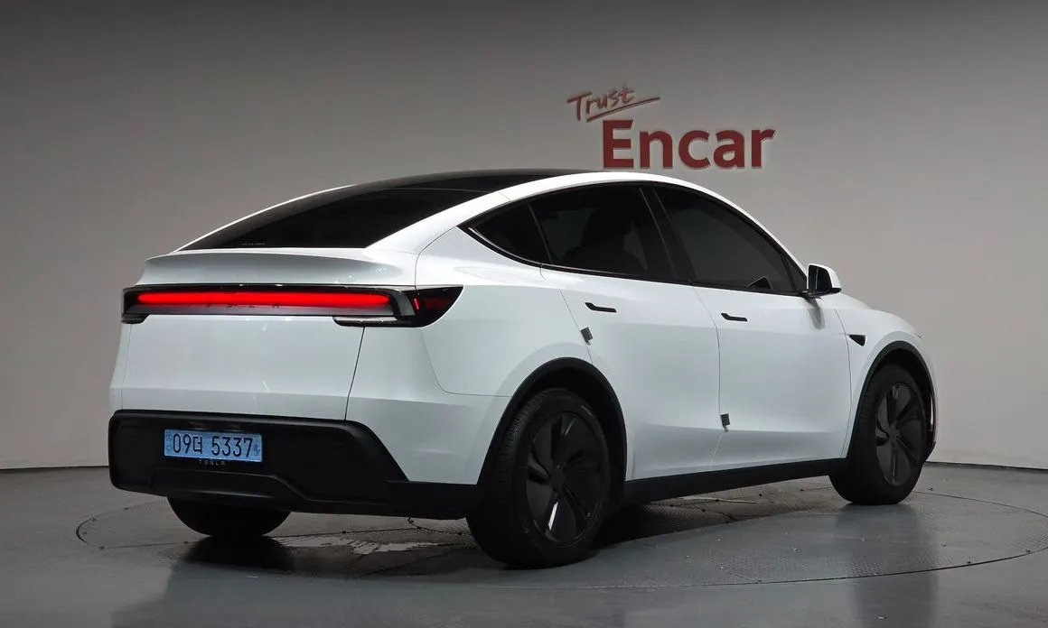 Tesla Model Y — фото 2