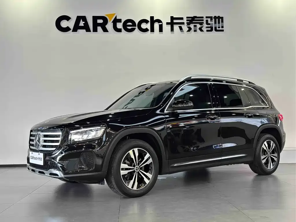Mercedes-Benz GLB — фото 1