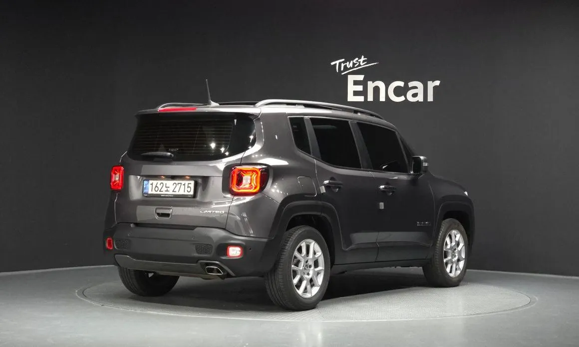 Jeep Renegade — фото 4