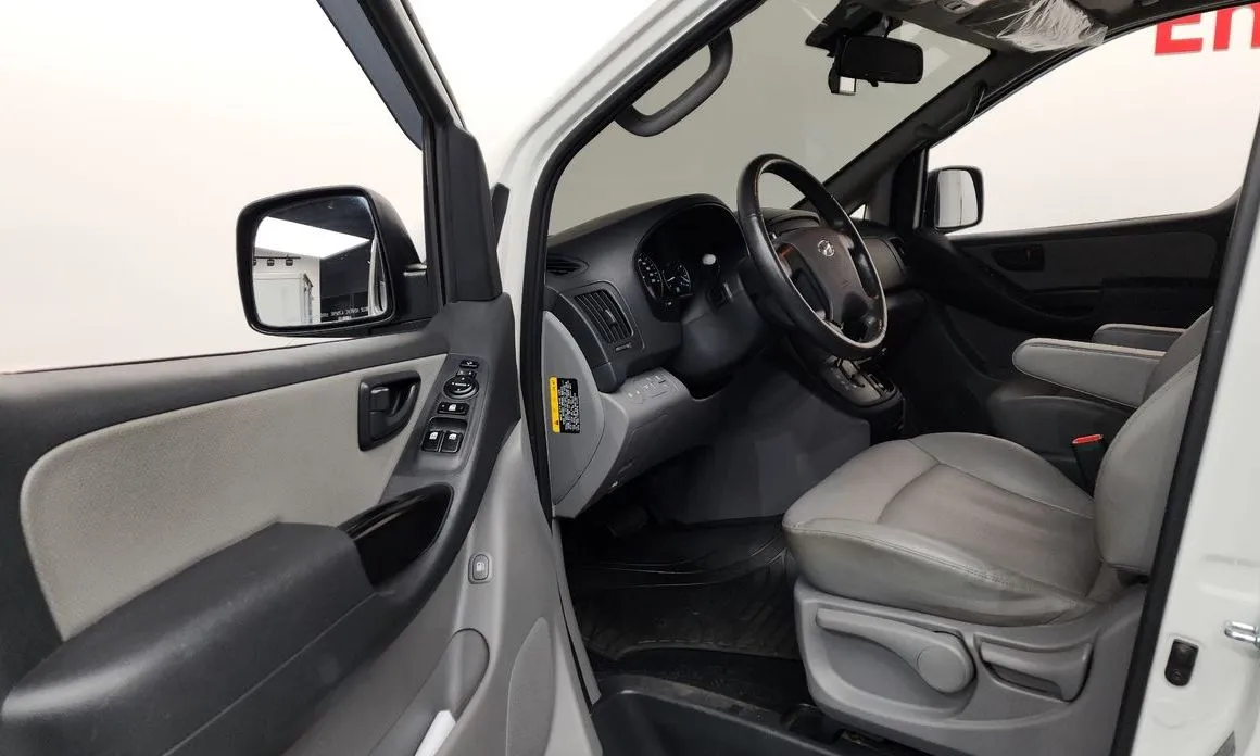 Hyundai Starex — фото 3
