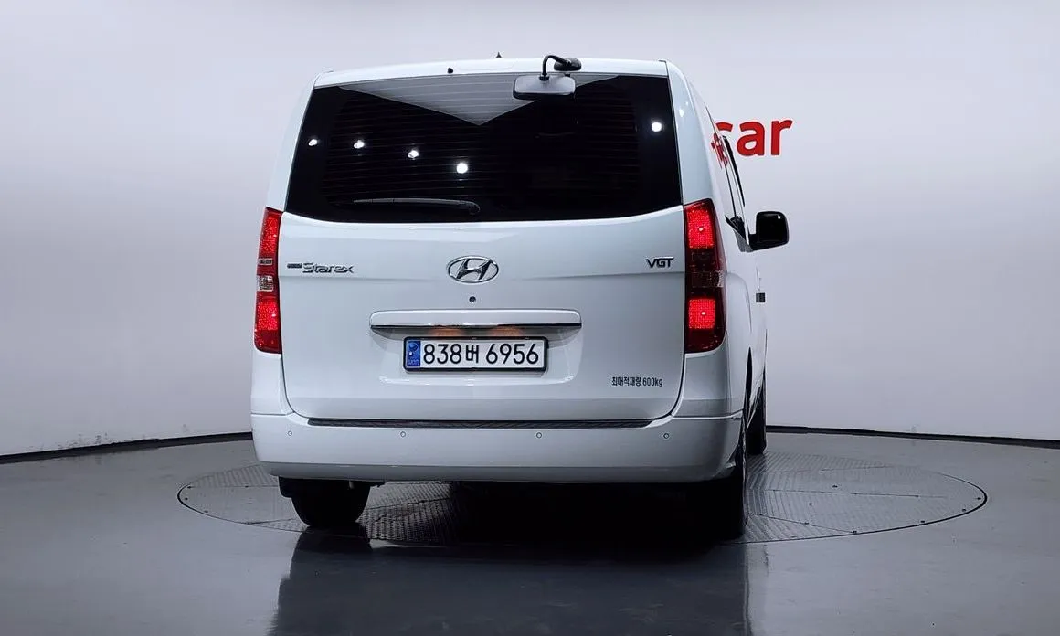 Hyundai Starex — фото 4