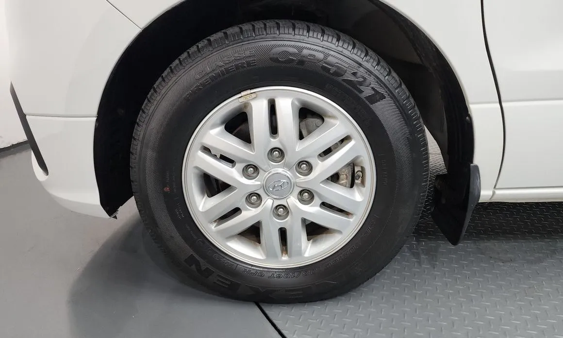 Hyundai Starex — фото 10
