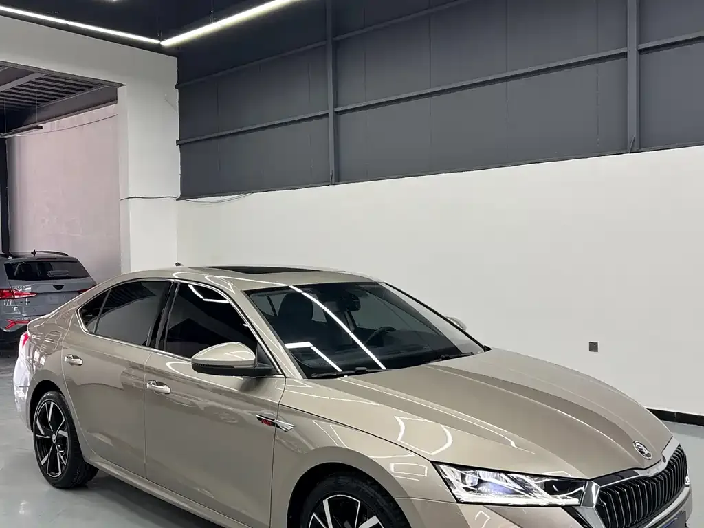 Skoda Octavia — фото 2