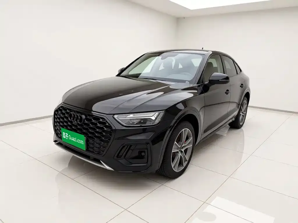 Audi Q5L Sportback — фото 1