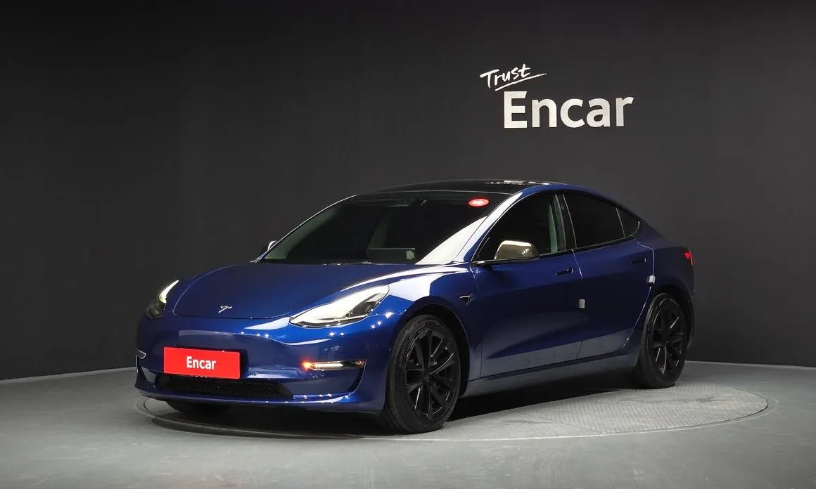 Tesla Model 3 — фото 1