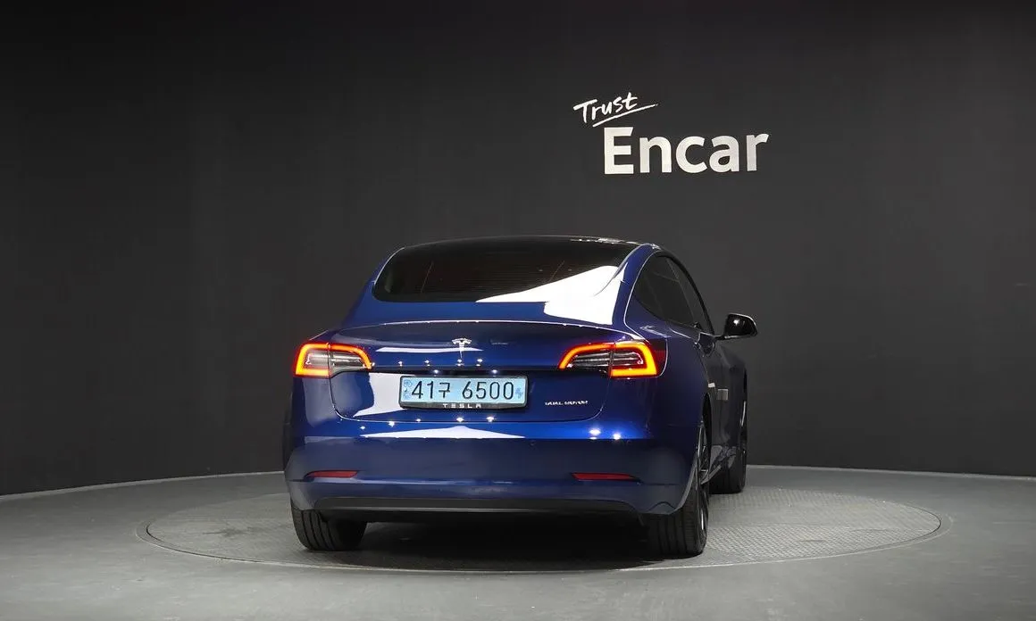 Tesla Model 3 — фото 2