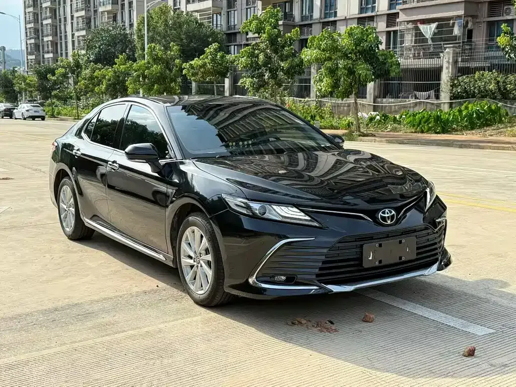 Toyota Camry — фото 9