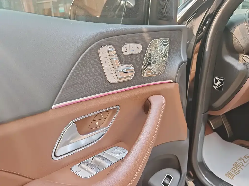 Mercedes-Benz GLS — фото 4