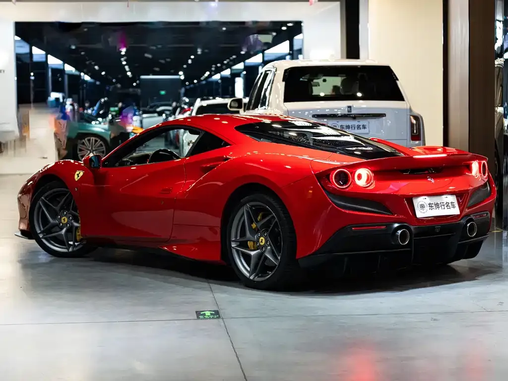Ferrari F8 — фото 8