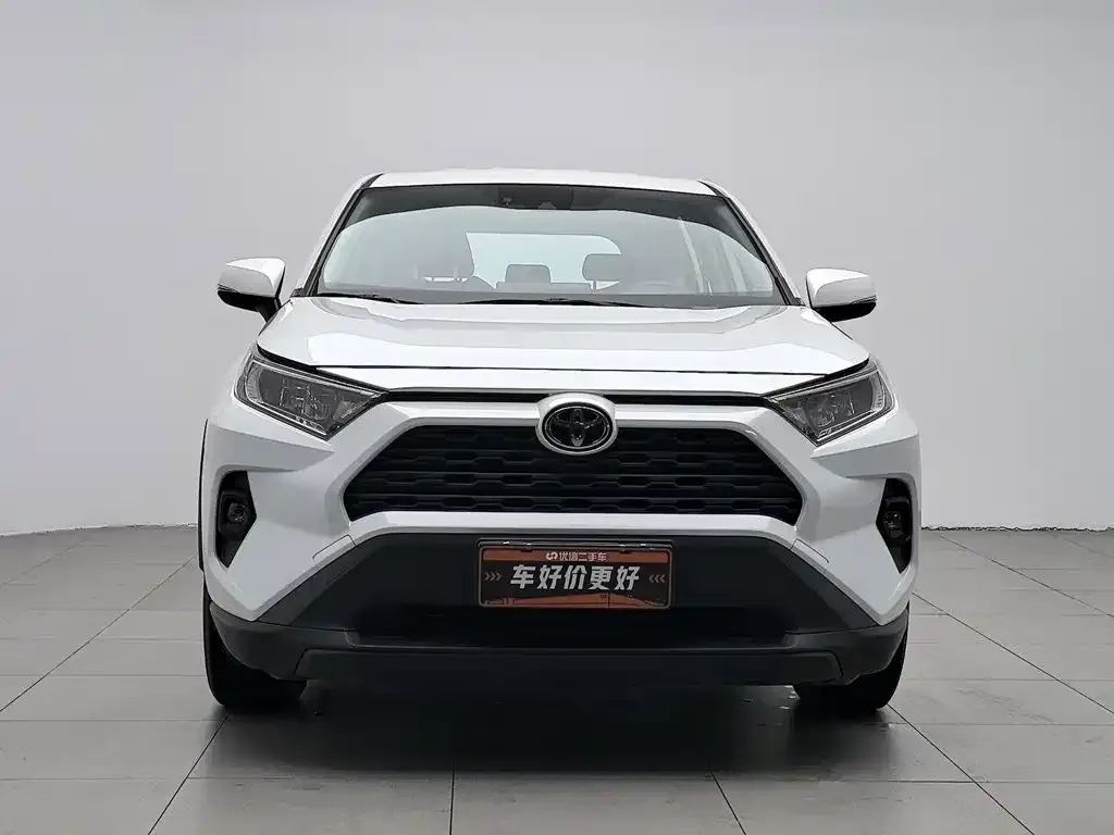 Toyota RAV4 — фото 6