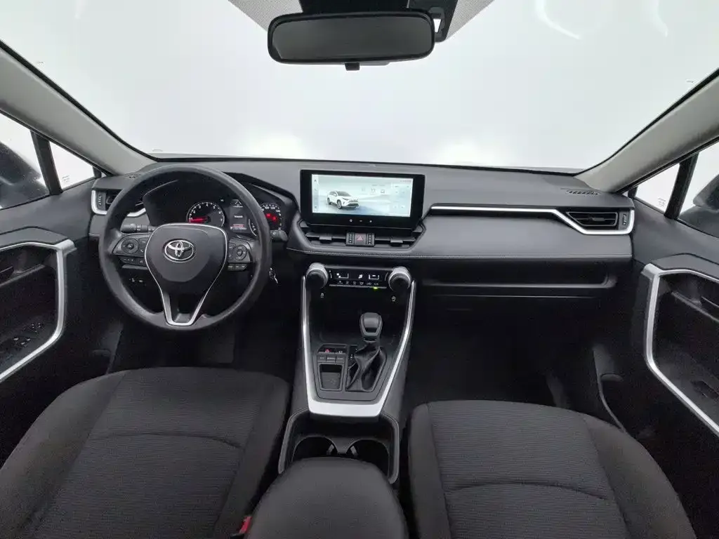 Toyota RAV4 — фото 10