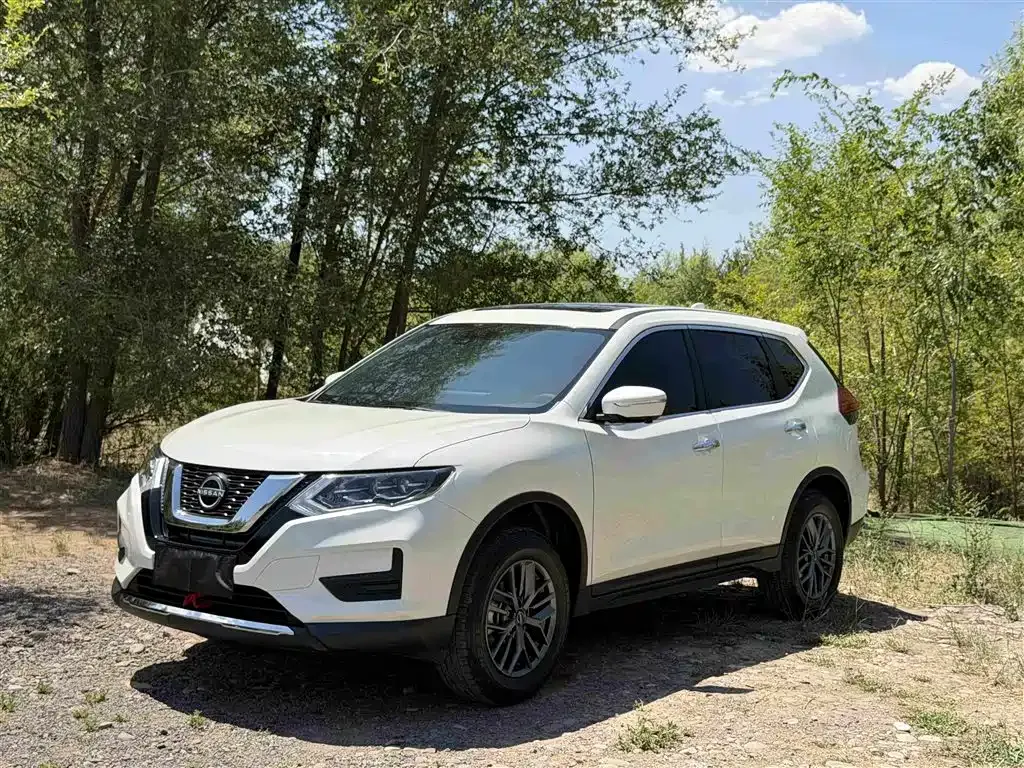 Nissan X-Trail — фото 1