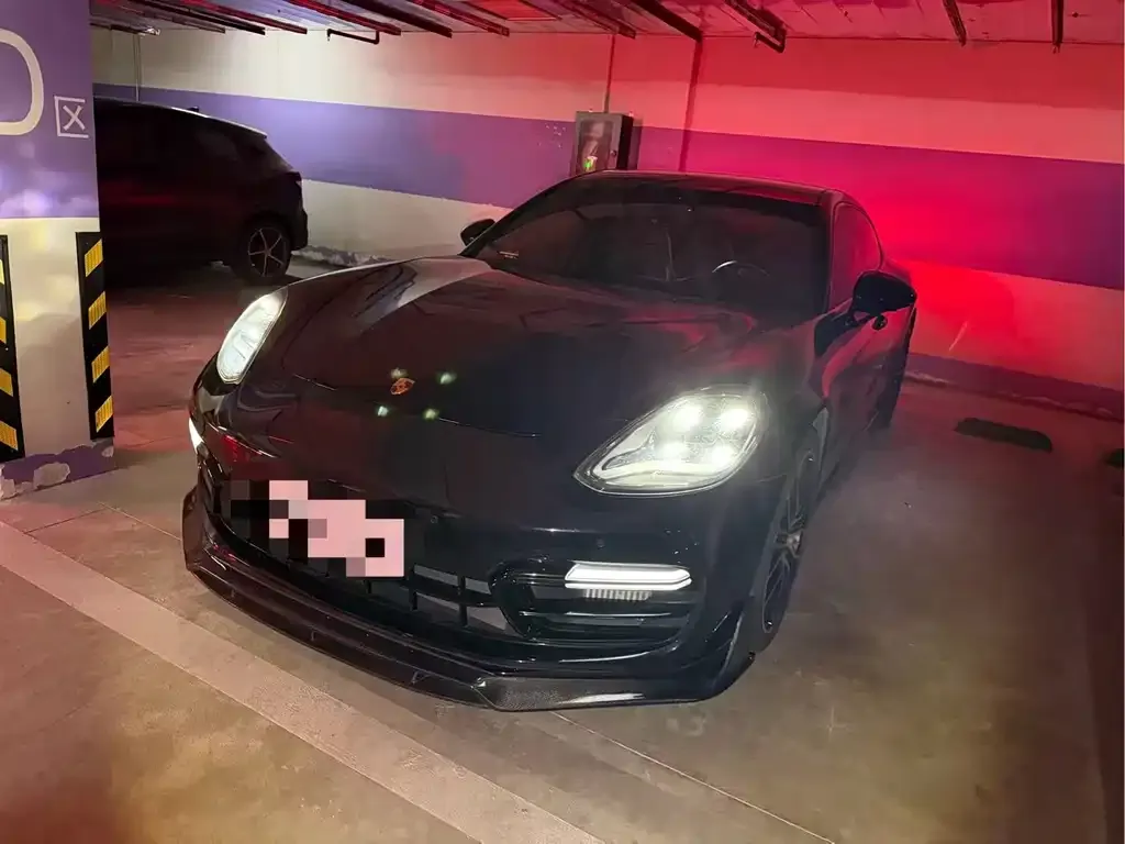 Porsche Panamera — фото 1