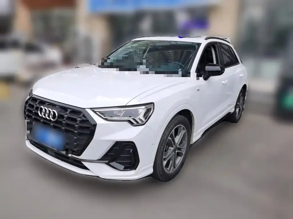 Audi Q3 — фото 1