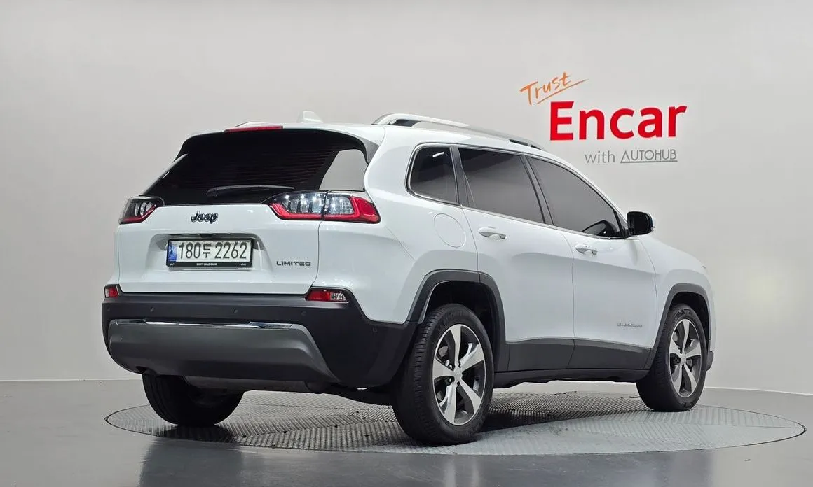 Jeep Cherokee — фото 3