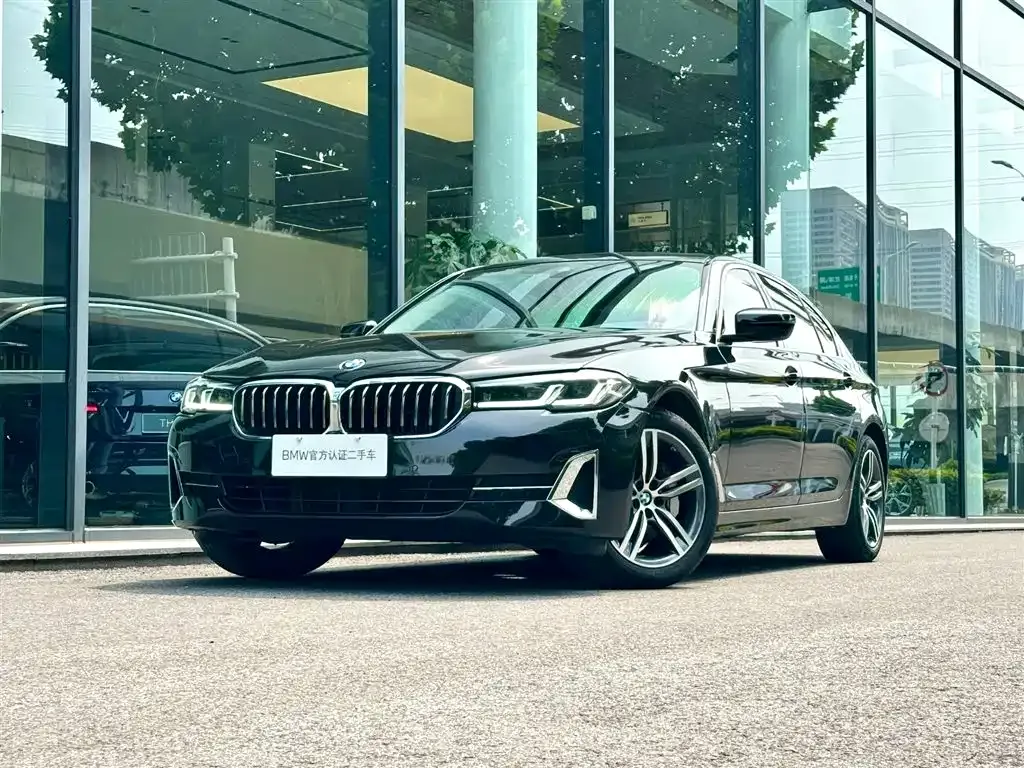 BMW 5 Series — фото 1