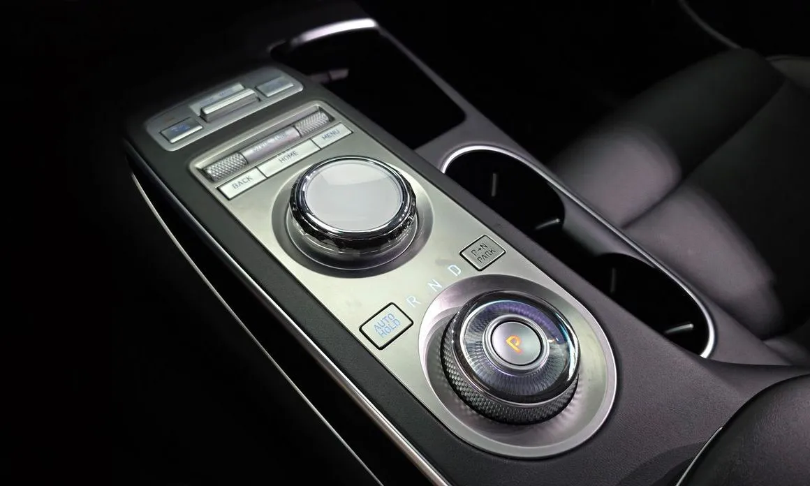 Genesis GV70 — фото 7
